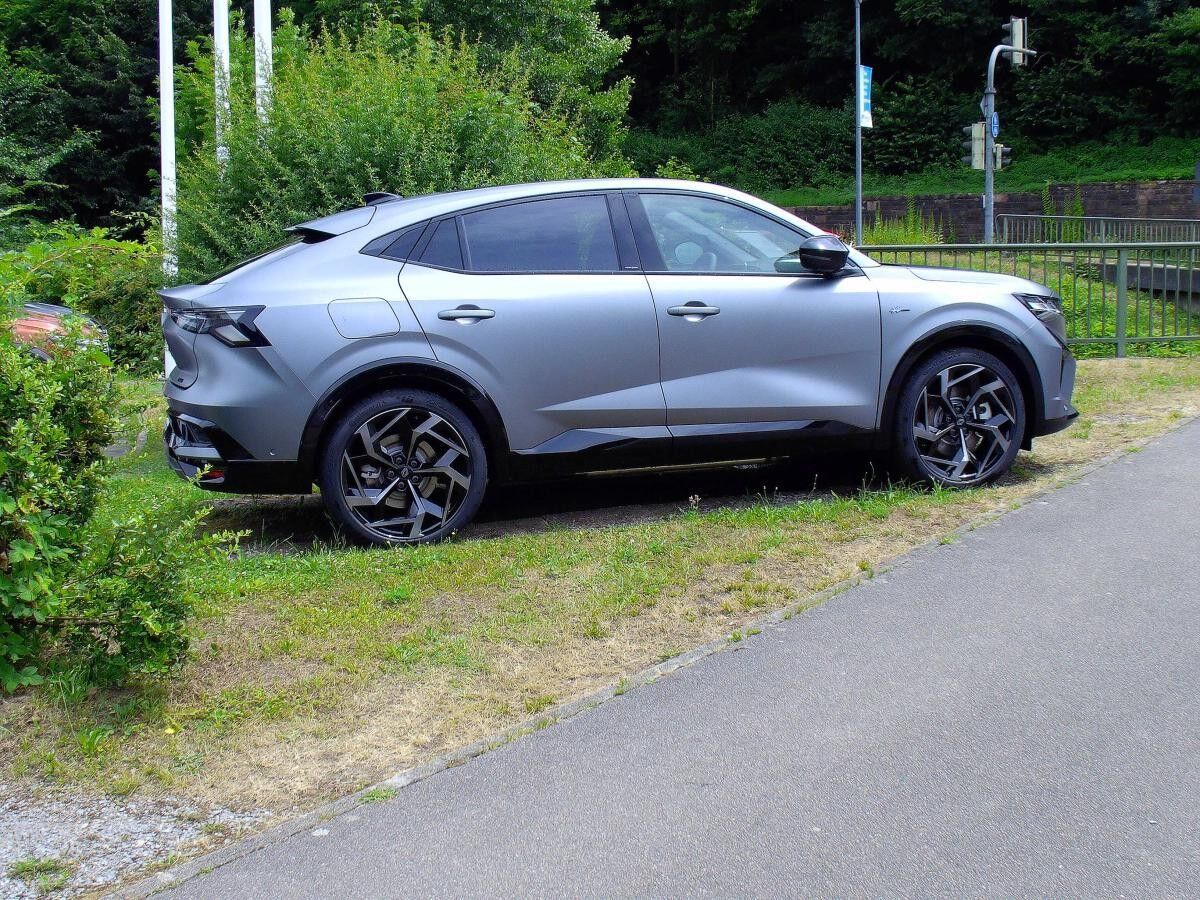 Renault Rafale Atelier Alpine E-TEch Plug-In-Hybrid 300 4x4
