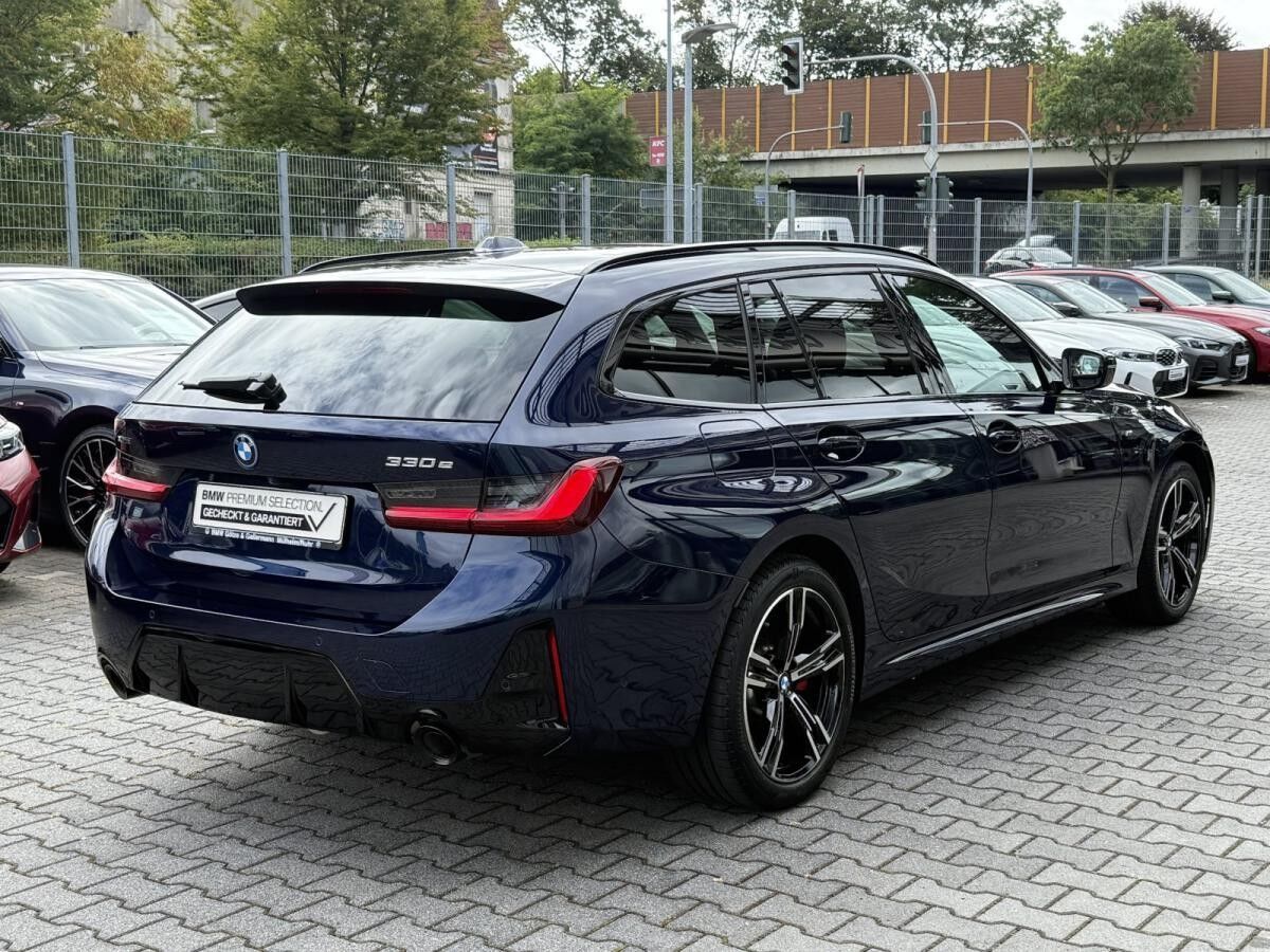 BMW 330 e xDrive Touring M Sport PRO //AHK FACELIFT BMW 330 e xDrive Touring M Sport PRO //AHK FACELIFT