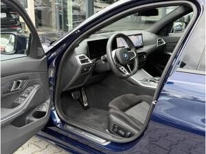 BMW 330 e xDrive Touring M Sport PRO //AHK FACELIFT BMW 330 e xDrive Touring M Sport PRO //AHK FACELIFT