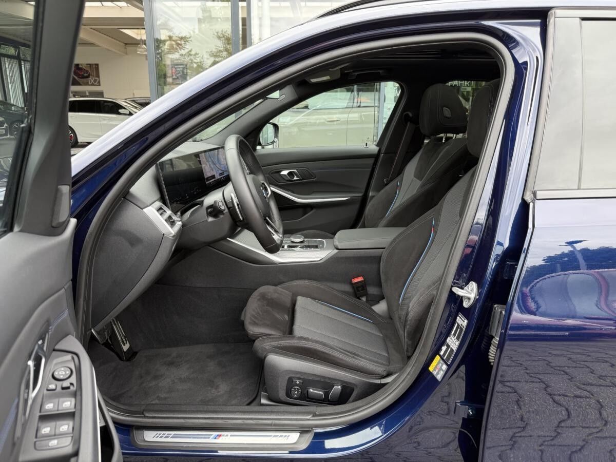 BMW 330 e xDrive Touring M Sport PRO //AHK FACELIFT BMW 330 e xDrive Touring M Sport PRO //AHK FACELIFT