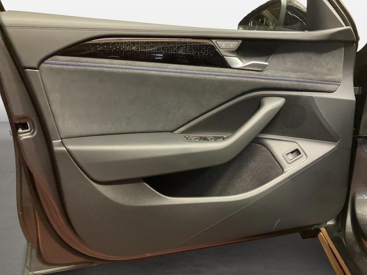 Volkswagen Passat R-Line 2.0 l TDI 4MOTION / SOFORT VERFÜGBAR !