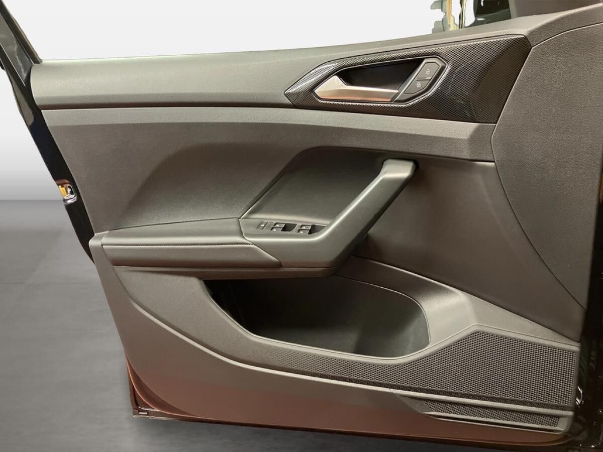 Volkswagen T-Cross R-Line 1.5 l TSI / SOFORT VERFÜGBAR !