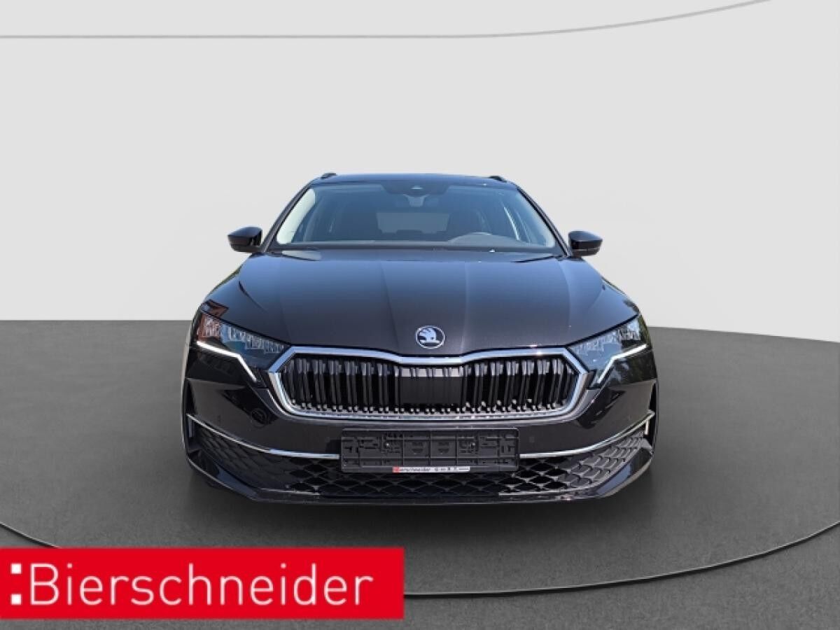 Skoda Octavia Combi 1.5 TSI DSG Selection NAVI RFK ACC PDC SMART LINK