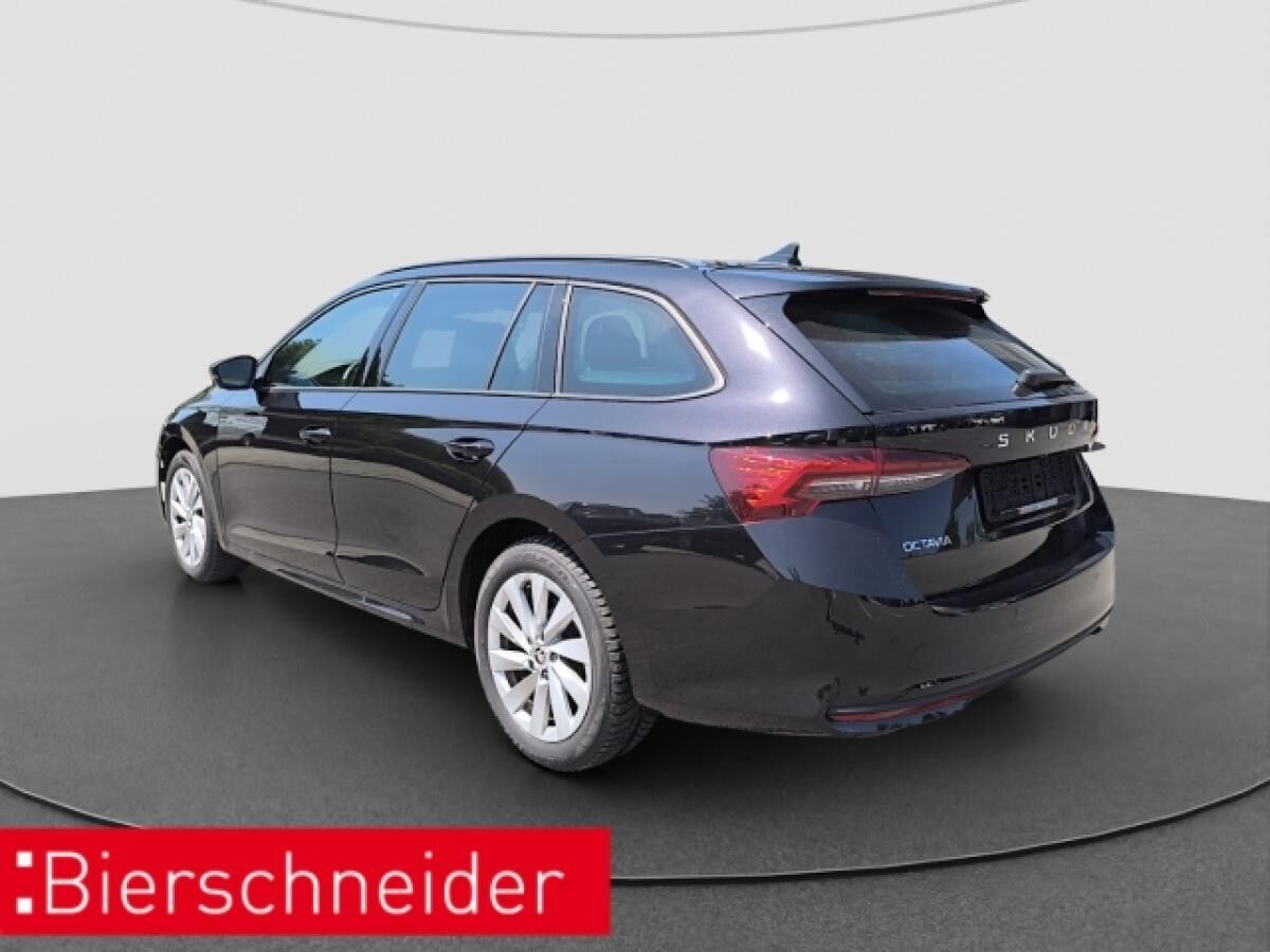 Skoda Octavia Combi 1.5 TSI DSG Selection NAVI RFK ACC PDC SMART LINK