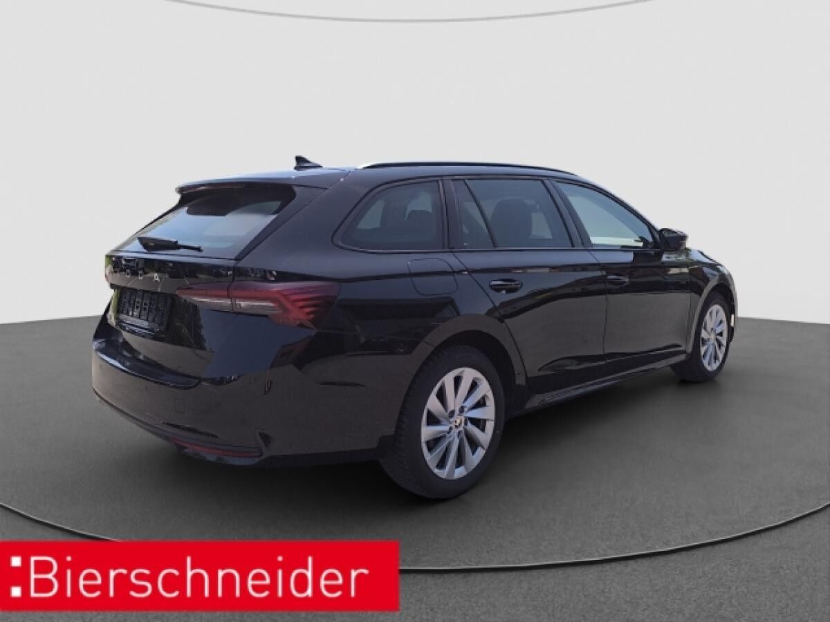 Skoda Octavia Combi 1.5 TSI DSG Selection NAVI RFK ACC PDC SMART LINK