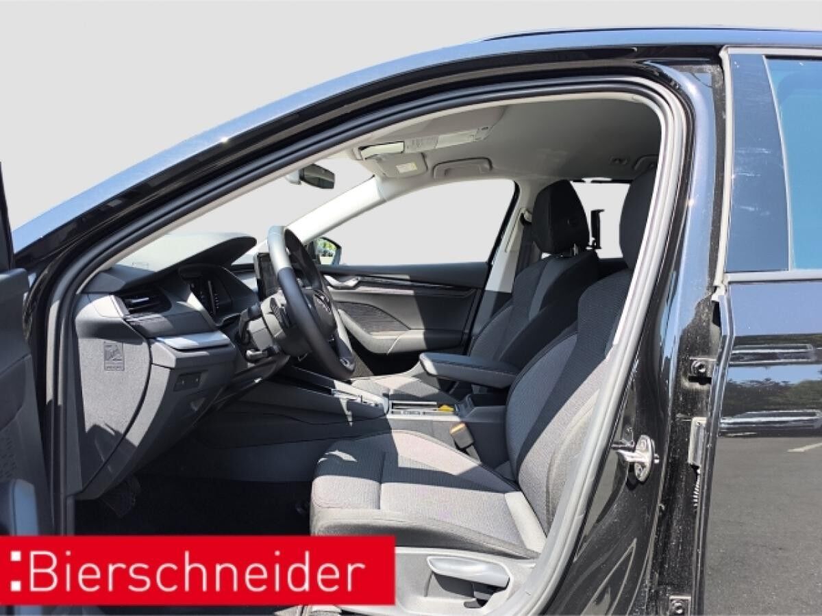 Skoda Octavia Combi 1.5 TSI DSG Selection NAVI RFK ACC PDC SMART LINK