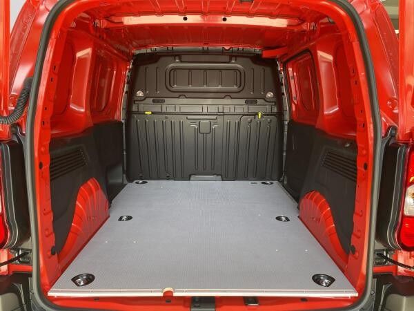 Toyota Proace City L1 verblecht 4-türig Meister 1,2-l-Turbo 81 Kw (110 PS) 6-Gang-Schaltgetriebe Sonderlackierung Firer