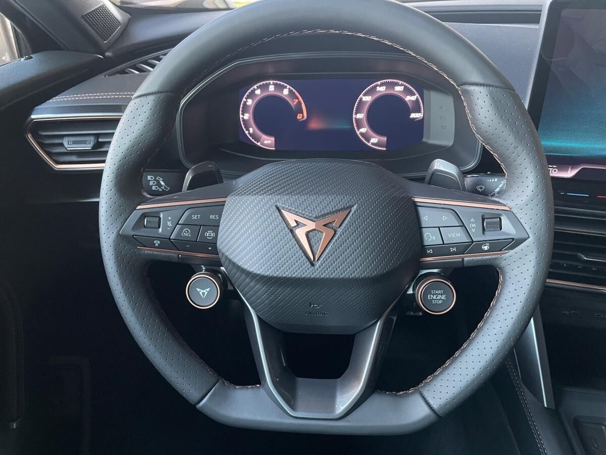 Cupra Formentor VZ Black Edition 1.5 e-HYBRID - Ebenfalls in Weiß verfügbar (Dormagen)