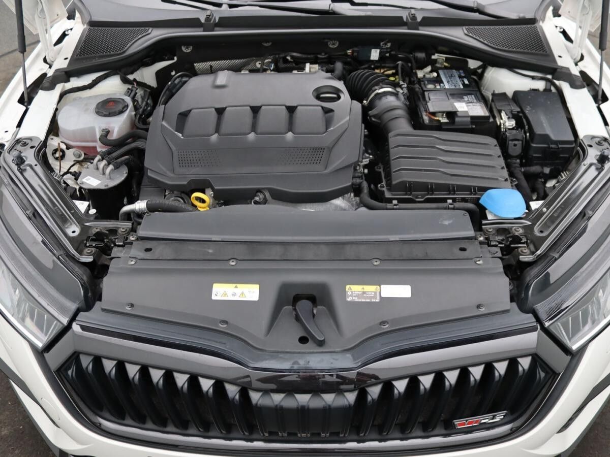 Skoda Octavia Combi RS 2.0 TDI DSG / Matrix, Navi, SHZ