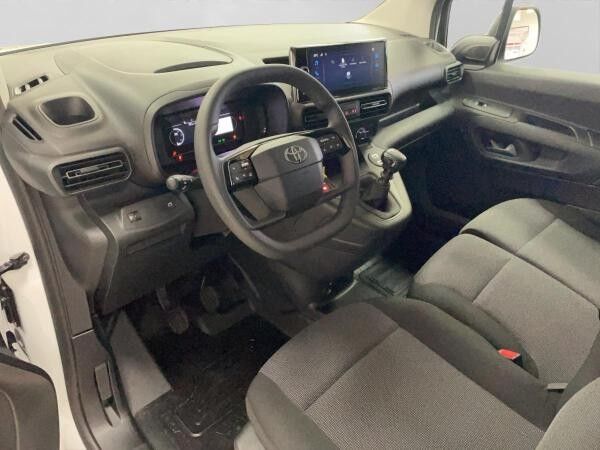 Toyota Proace City 1.5 D4D 102 PS L2 Meister Modelljahr 2025 Hecktüren verglast **SOFORT**