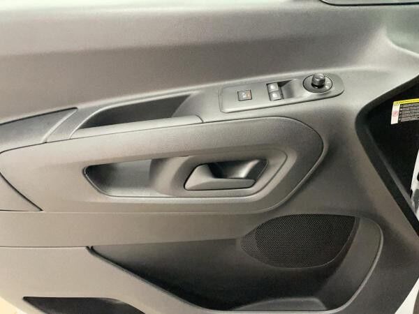 Toyota Proace City 1.5 D4D 102 PS L2 Meister Modelljahr 2025 Hecktüren verglast **SOFORT**