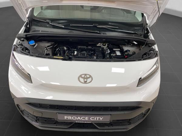Toyota Proace City 1.5 D4D 102 PS L2 Meister Modelljahr 2025 Hecktüren verglast **SOFORT**