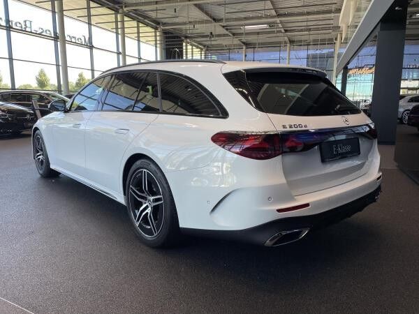 Mercedes-Benz E 200 d T Edition AMG Distronic Panodach Nightpaket