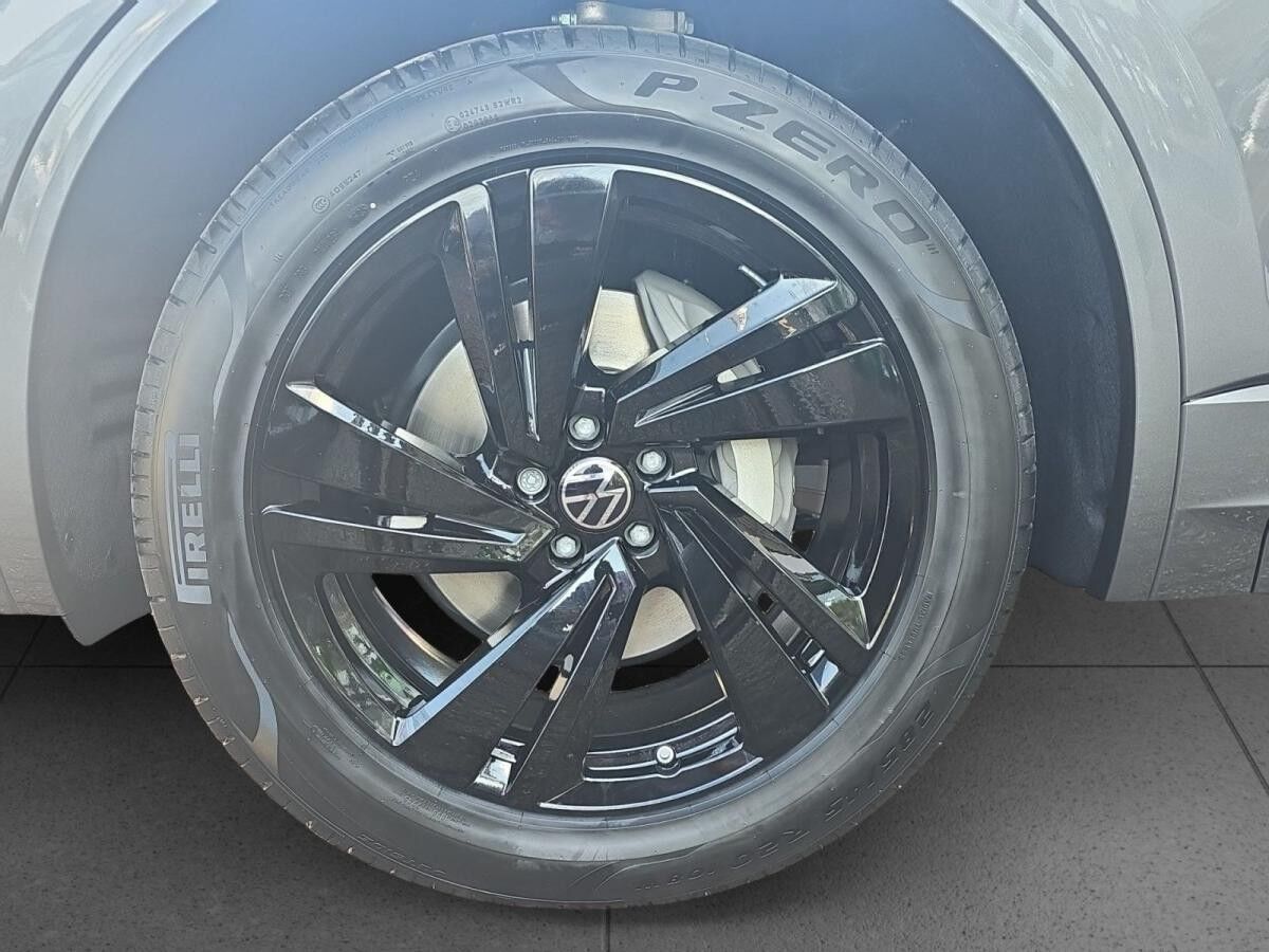 Volkswagen Touareg R-Line 3,0l V6 TDI 4MOTION 210kW 286PS Automatik*Pano*AHK*Klima*ExterieurBlackStyle*