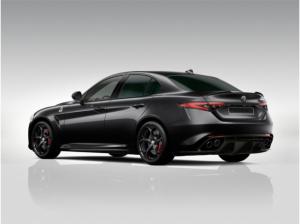 Alfa Romeo Giulia Quadrifoglio 2.9 V6 Bi-Turbo AT8 Keyless Navi Alfa Romeo Giulia Quadrifoglio 2.9 V6 Bi-Turbo AT8 Keyless Navi