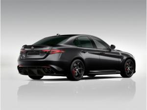 Alfa Romeo Giulia Quadrifoglio 2.9 V6 Bi-Turbo AT8 Keyless Navi Alfa Romeo Giulia Quadrifoglio 2.9 V6 Bi-Turbo AT8 Keyless Navi