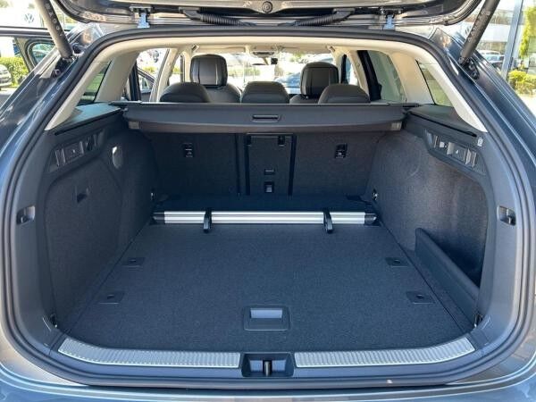 Skoda Superb Combi Selection 2,0 TDI DSG 4x4 AHK *Sofort verfügbar*