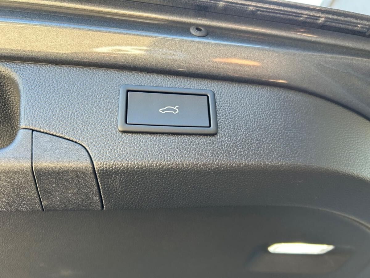 Skoda Superb Combi Selection 2,0 TDI DSG 4x4 AHK *Sofort verfügbar*