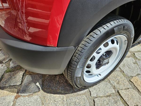 Fiat Grande Panda RED 44 kWh - sofort verfügbar