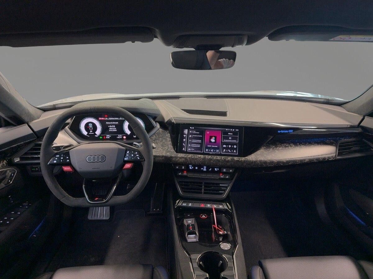 Audi RS e-tron GT performancce quattro Head-Up Laser Massage