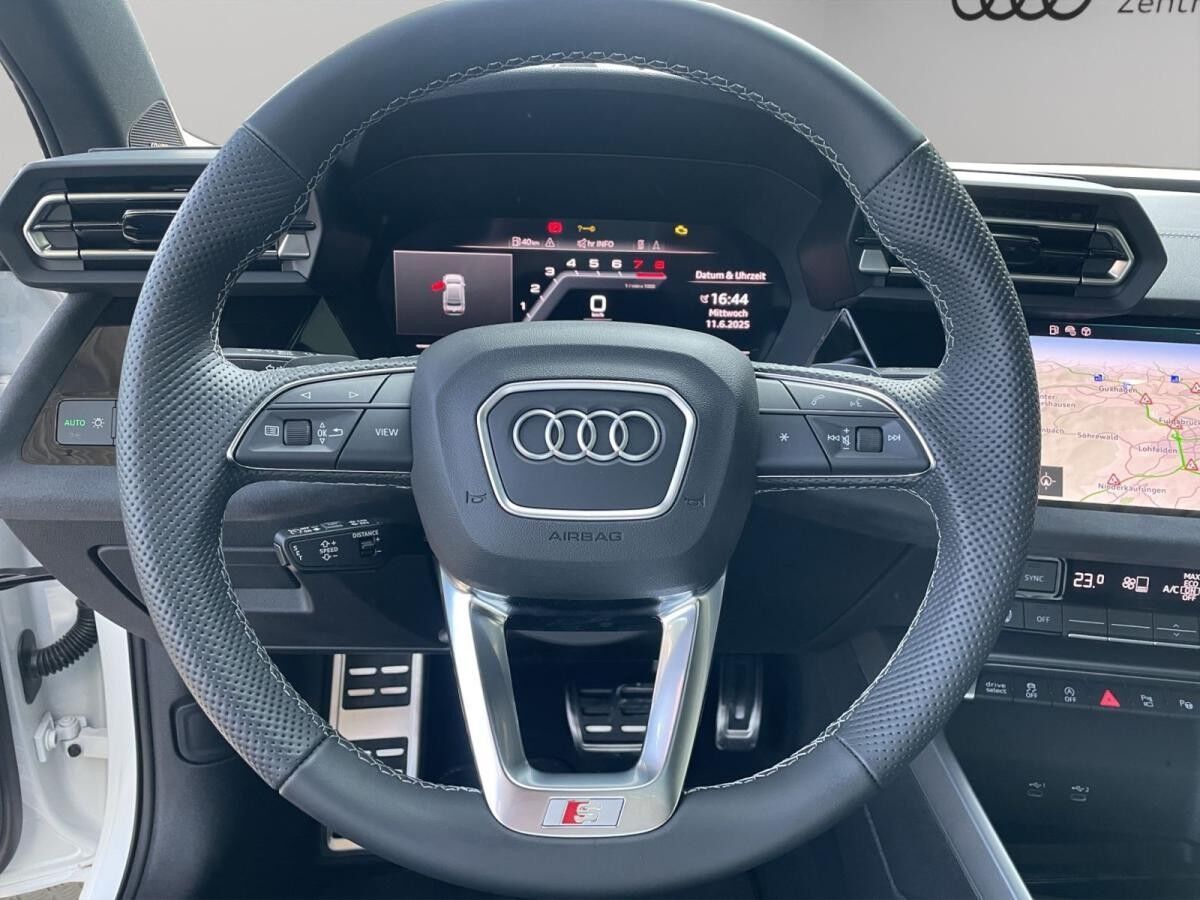 Audi S3 Limousine TFSI Pano Matrix Titan-AGA HuD Audi S3 Limousine TFSI Pano Matrix Titan-AGA HuD
