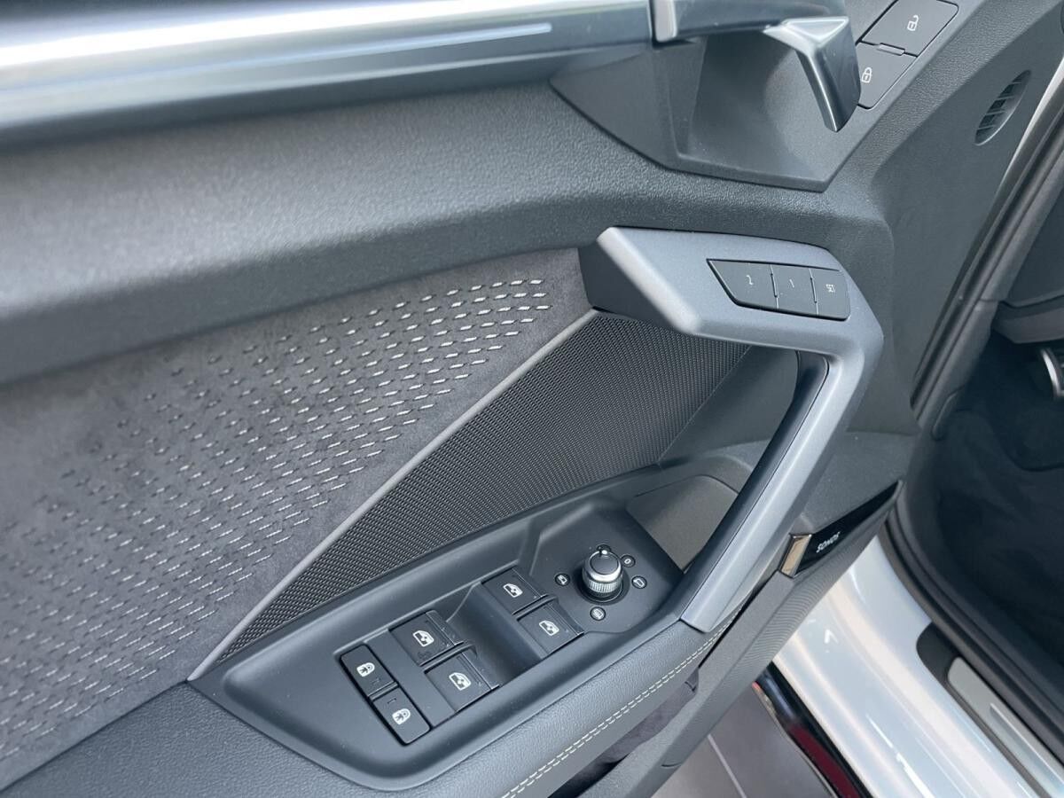 Audi S3 Limousine TFSI Pano Matrix Titan-AGA HuD Audi S3 Limousine TFSI Pano Matrix Titan-AGA HuD