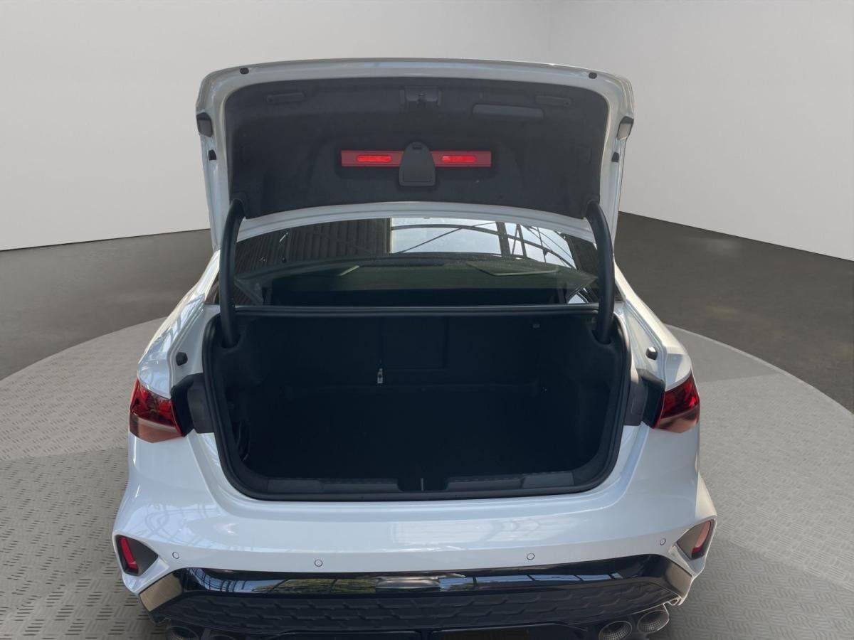 Audi S3 Limousine TFSI Pano Matrix Titan-AGA HuD Audi S3 Limousine TFSI Pano Matrix Titan-AGA HuD