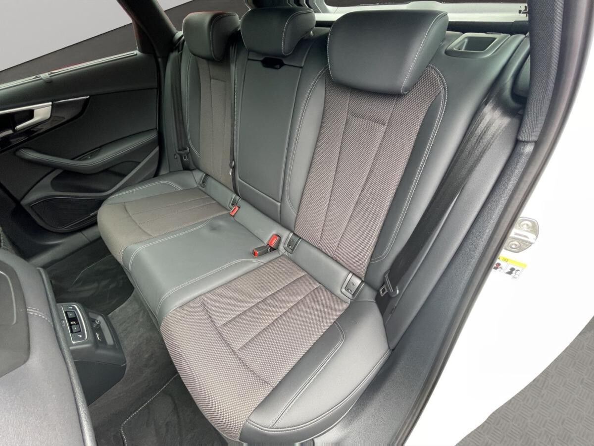 Audi A4 Av. 45 TFSI qu. S line Matrix HuD Pano AHK