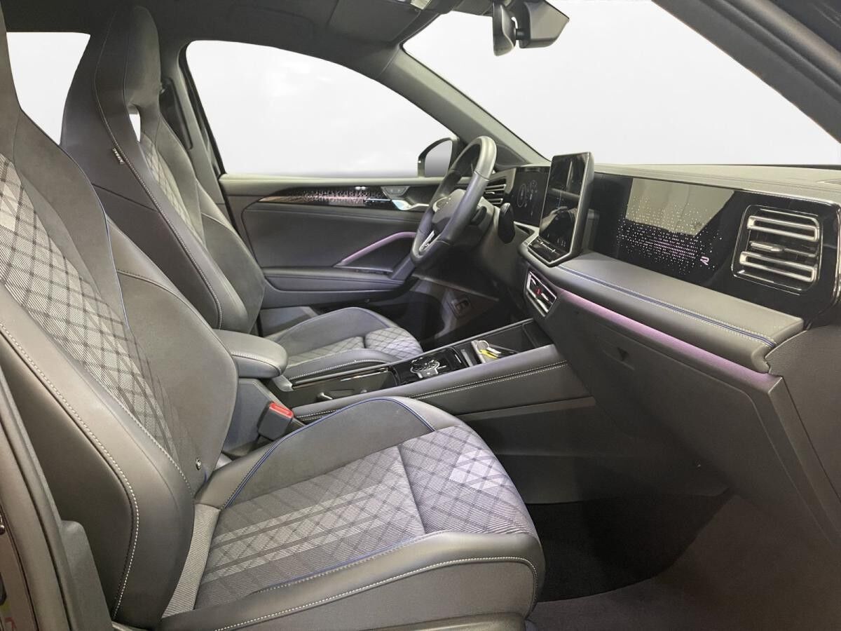 Volkswagen Tiguan 1.5 eTSI R-Line AHK LED LM 20" Navi Black