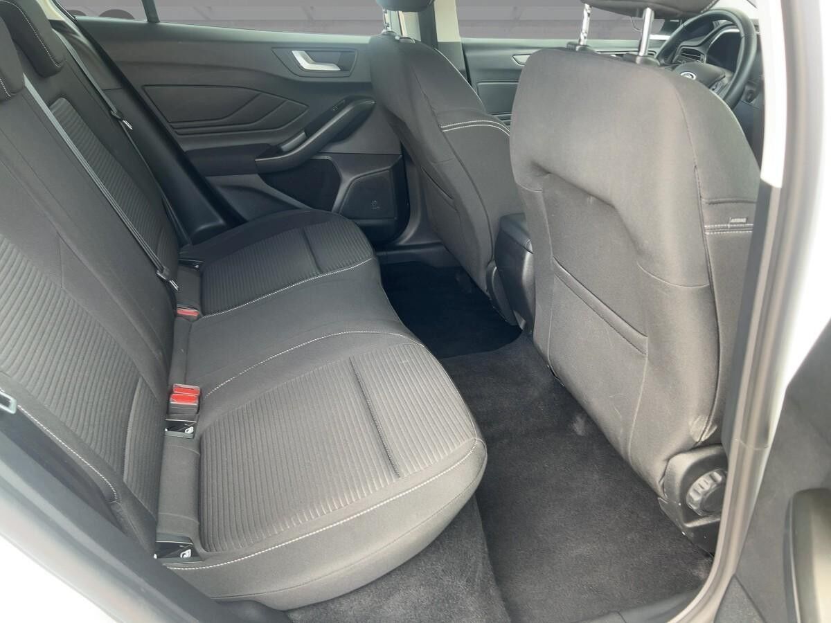 Ford Focus Turnier 1.5 EcoBlue Titanium Automatik Ford Focus Turnier 1.5 EcoBlue Titanium Automatik