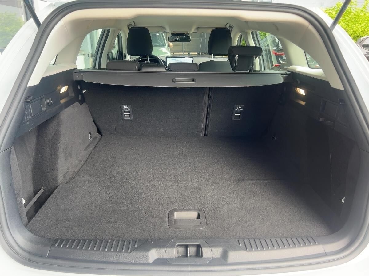 Ford Focus Turnier 1.5 EcoBlue Titanium Automatik Ford Focus Turnier 1.5 EcoBlue Titanium Automatik