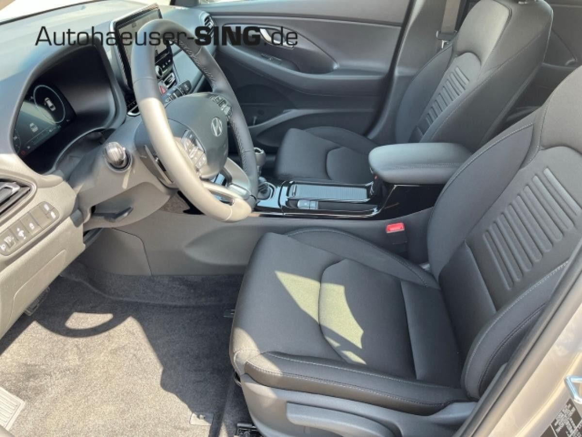 Hyundai i30 cw Kombi Automatik M-Hybrid LED Kamera