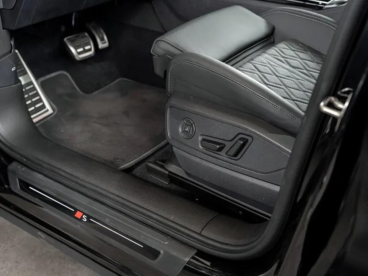 Audi SQ5 TFSI S tronic quattro Tech Pro Luftfeder Leder UPE 106.990€