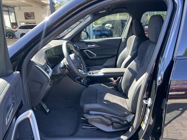 BMW iX1 eDrive20 M Sportpaket //DrivingAssistant AHK 19 LM