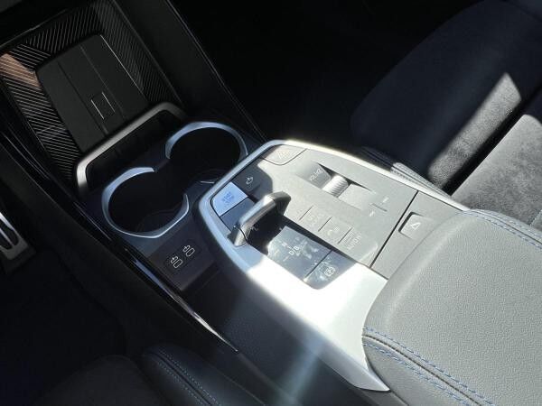 BMW iX1 eDrive20 M Sportpaket //DrivingAssistant AHK 19 LM