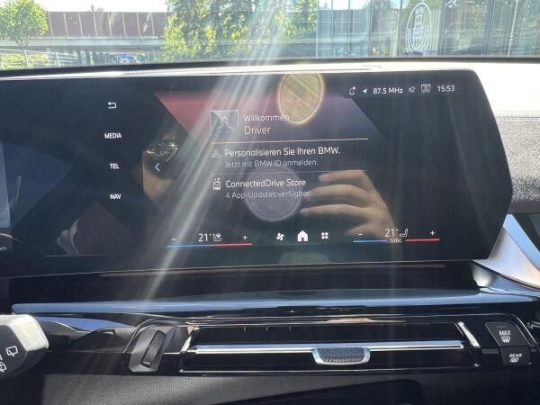 BMW iX1 eDrive20 M Sportpaket //DrivingAssistant AHK 19 LM