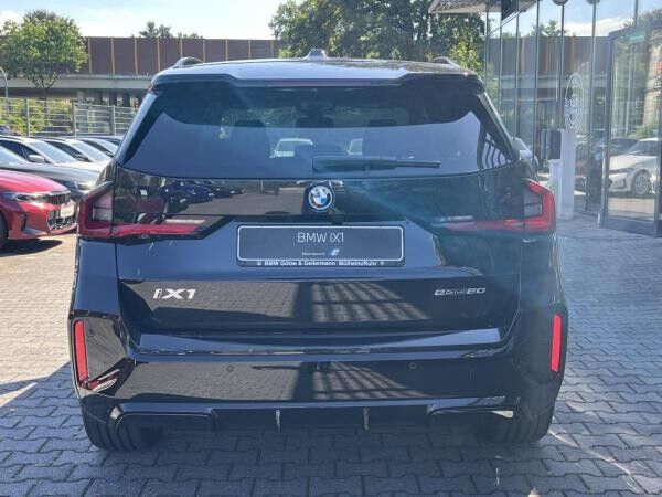 BMW iX1 eDrive20 M Sportpaket //DrivingAssistant AHK 19 LM