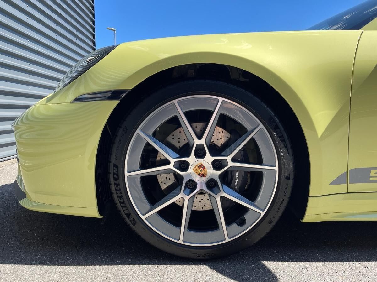 Porsche 992 Carrera T