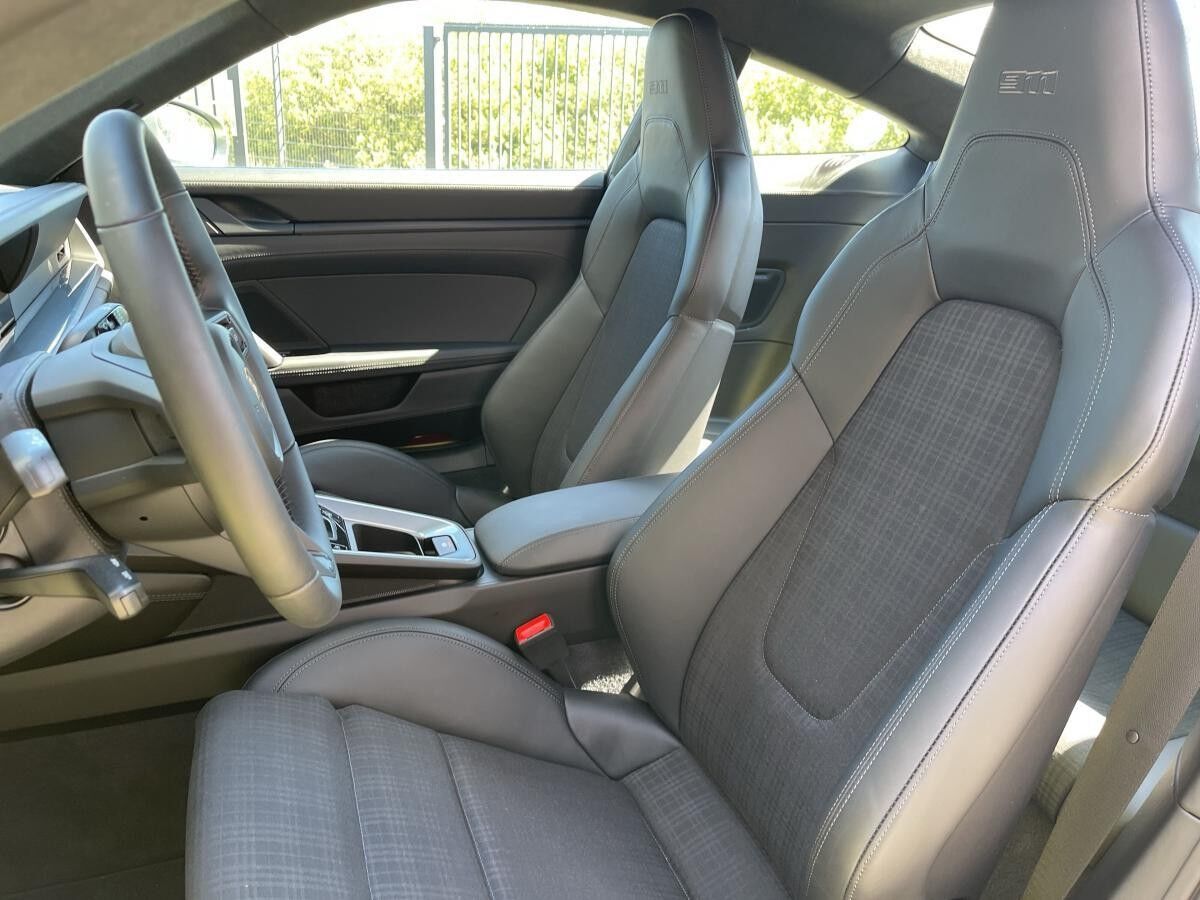 Porsche 992 Carrera T