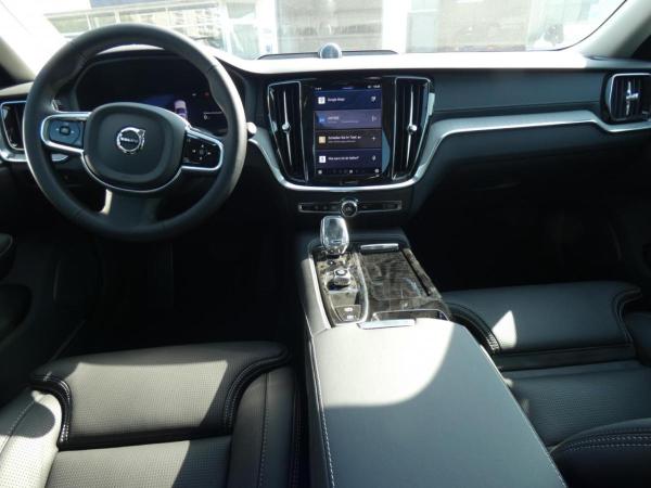 Volvo V60 T8 Twin Engine AWD Ultra Dark Plug-In (E6d)