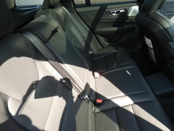 Volvo V60 T8 Twin Engine AWD Ultra Dark Plug-In (E6d)