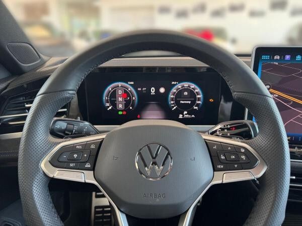Volkswagen Passat Variant 2.0 TDI R-Line 4M*NAV*360°Kam*AHK*MATRIX*