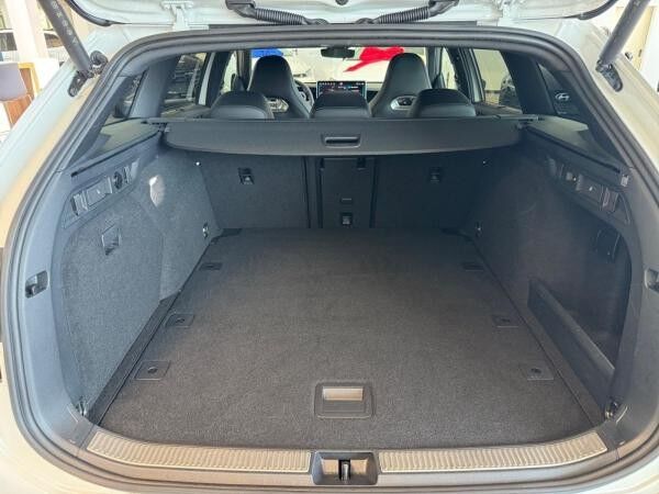 Volkswagen Passat Variant 2.0 TDI R-Line 4M*NAV*360°Kam*AHK*MATRIX*