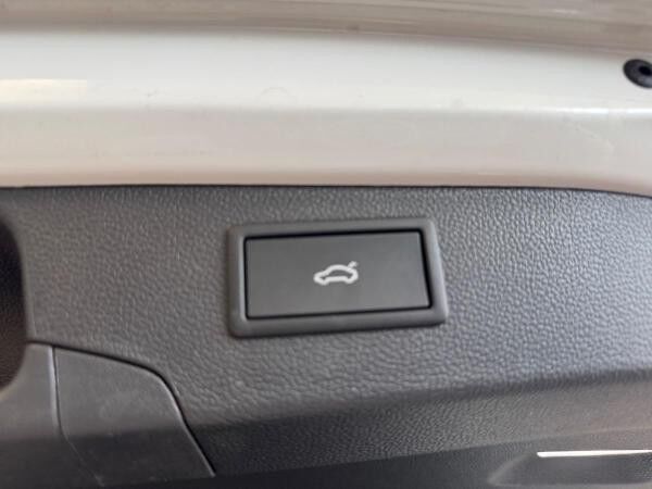 Volkswagen Passat Variant 2.0 TDI R-Line 4M*NAV*360°Kam*AHK*MATRIX*