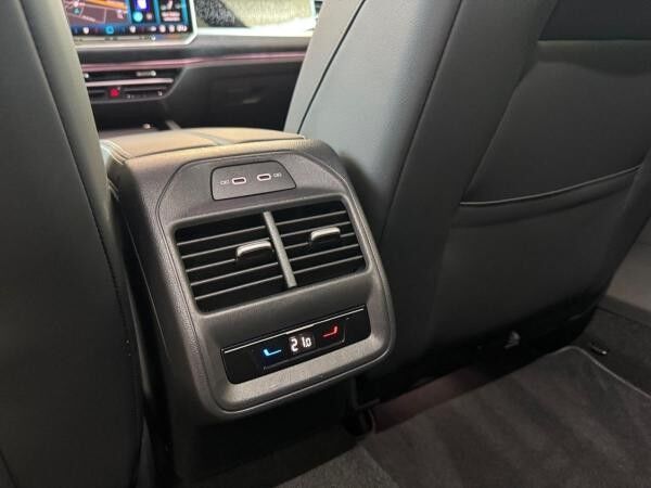 Volkswagen Passat Variant 2.0 TDI R-Line 4M*NAV*360°Kam*AHK*MATRIX*