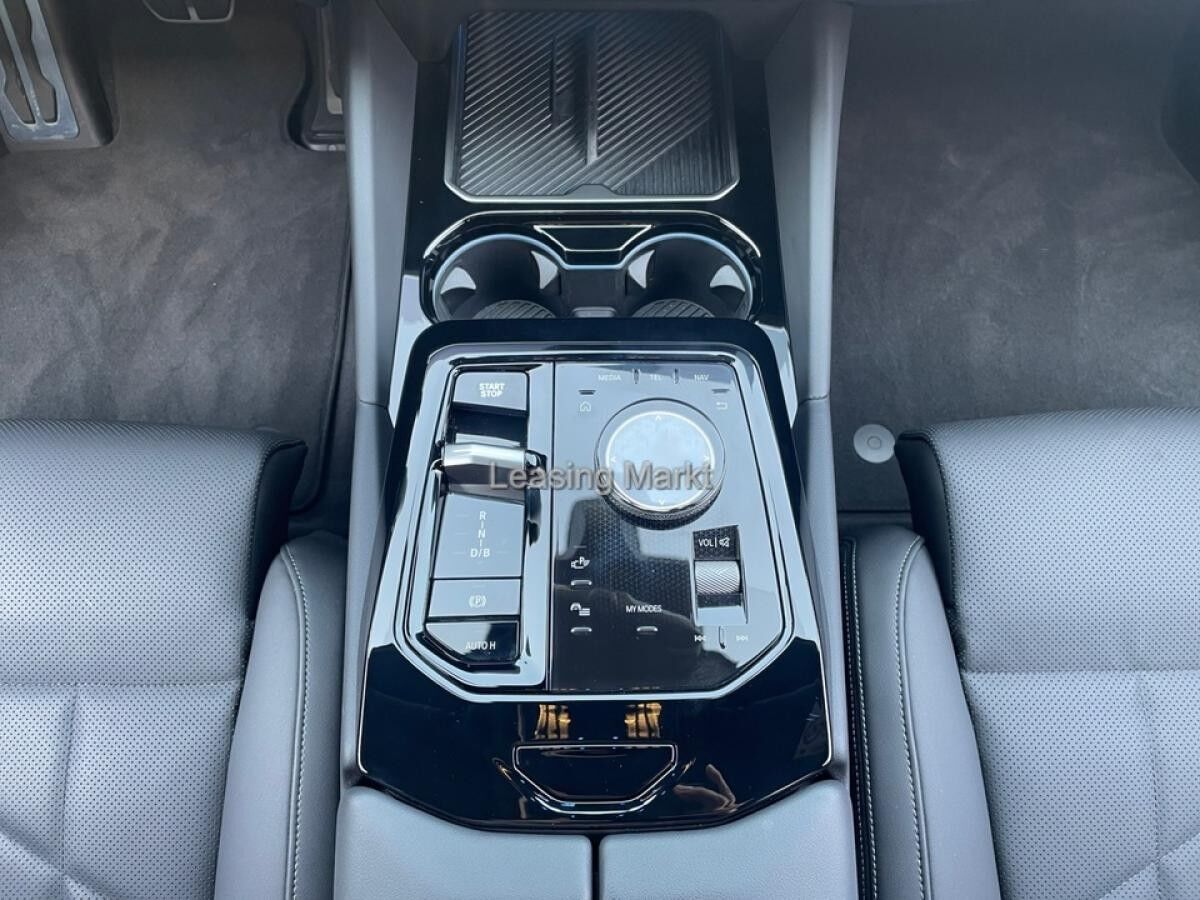 BMW i5 M60 xDrive / NP= 113.580,- / AC-Laden Professional