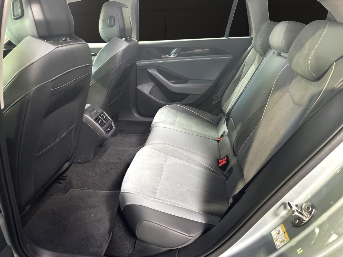 Volkswagen Passat Variant Business 2.0 TD*DCC*AreaViewI*DSG Volkswagen Passat Variant Business 2.0 TD*DCC*AreaViewI*DSG