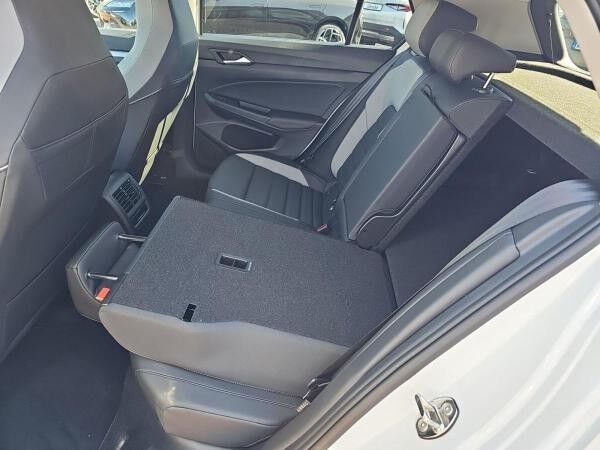 Volkswagen Golf Style 2,0l TDI DSG*Pano*Lederp.*AreaView*