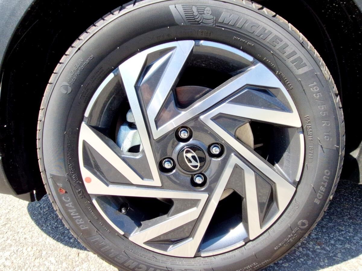 Hyundai BAYON 1.0 T-GDI Trend KAMERA|NAVI|PDC|SHZ