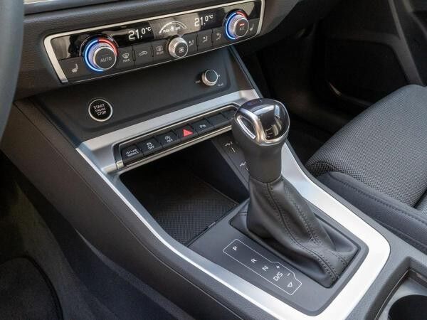 Audi Q3 Sportback S line 35TFSI Navi LED AHK ACC SHZ // SOFORT VERFÜGBAR!!!